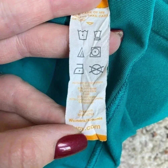 Lucy size small sleeveless work out top with built in bra with removable pads - Picture 5 of 6